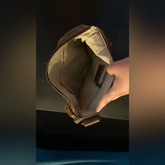 Roots Brown Genuine Leather Crossbody Bag - Picture 3 of 5